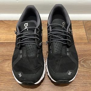 Women’s On Cloud Size 7